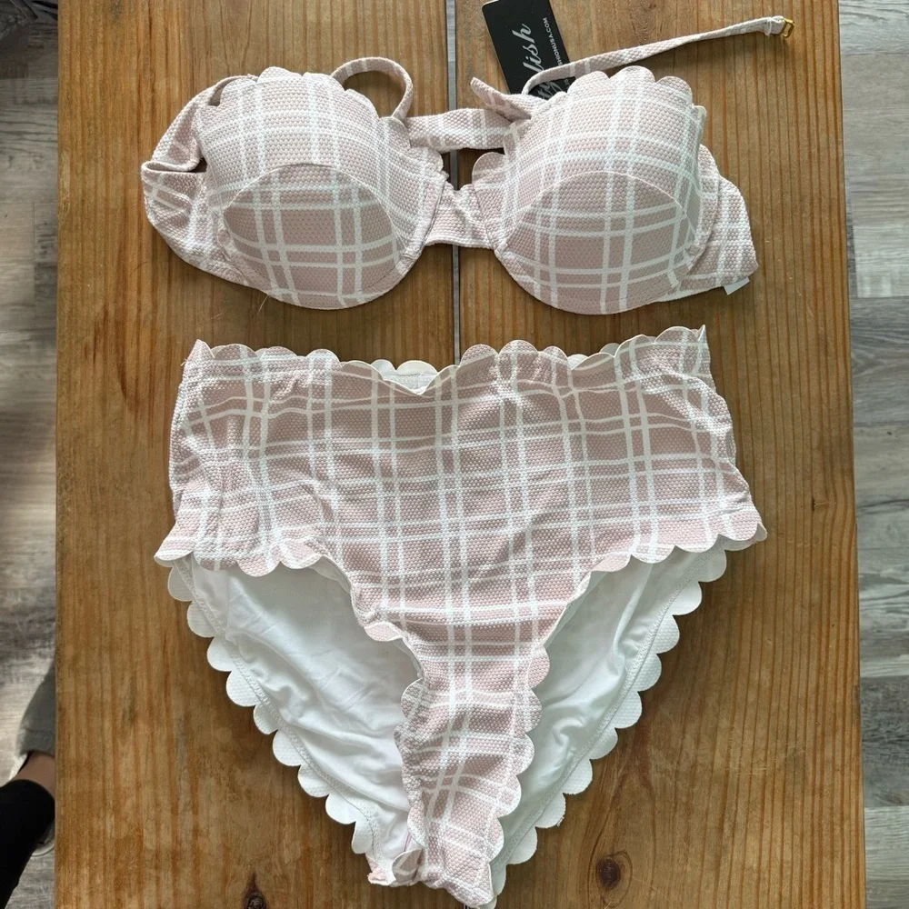 STYLISH SWIMWEAR WOMENS NAUTICAL CHARM SCALLOP BIKINI TOP SIZE MEDIUM PINK PLAID